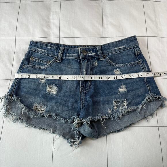Free People Shorts Womens 27 Blue Denim Cut Off Distressed Raw Hem Boho Western - Picture 6 of 9